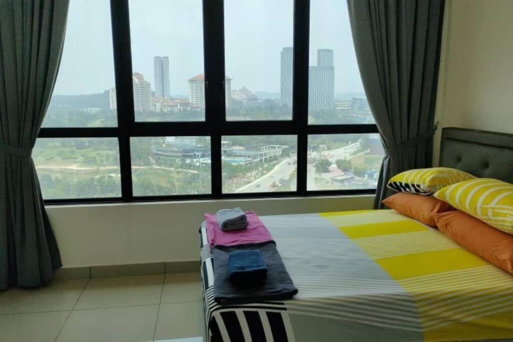 Conezion 3-Bedroom Condo @ Ioi City Mall Putrajaya Serdang  Kültér fotó